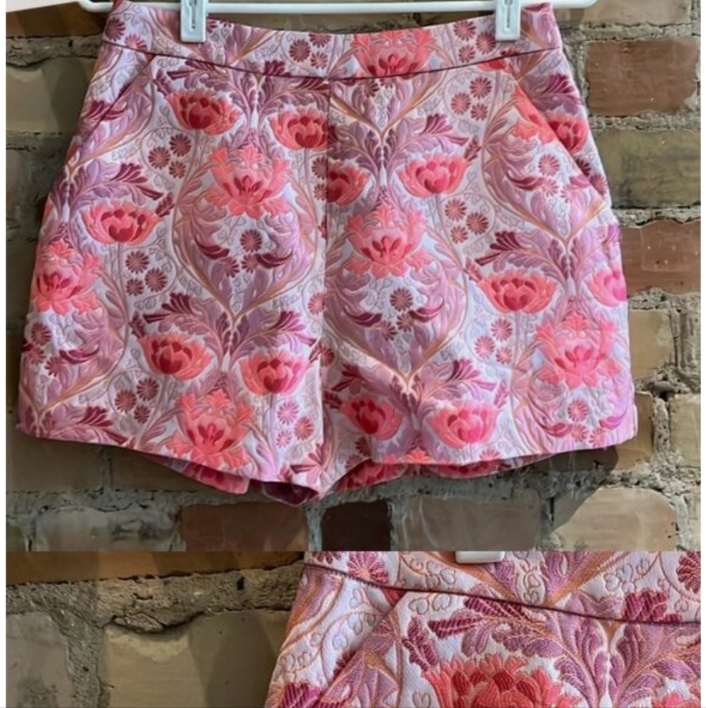 Gorgeous, chic BEBE shorts. Size 6